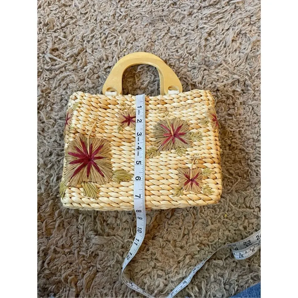 Vintage y2k wicker straw‎ mini purse with embroidered floral front